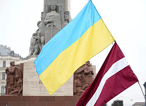 Ukraina nav lūgusi veikt konkrētus soļus saistībā ar Latvijā dzīvojošajiem ukraiņiem iesaukuma vecumā