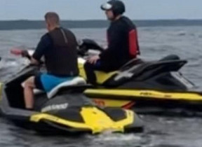 Jūras spēki un policija meklē divus pazudušus ūdensmotociklistus