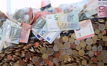Latvijas finanšu iestāžu peļņa pirmajā ceturksnī sasniegusi 161,9 miljonus eiro
