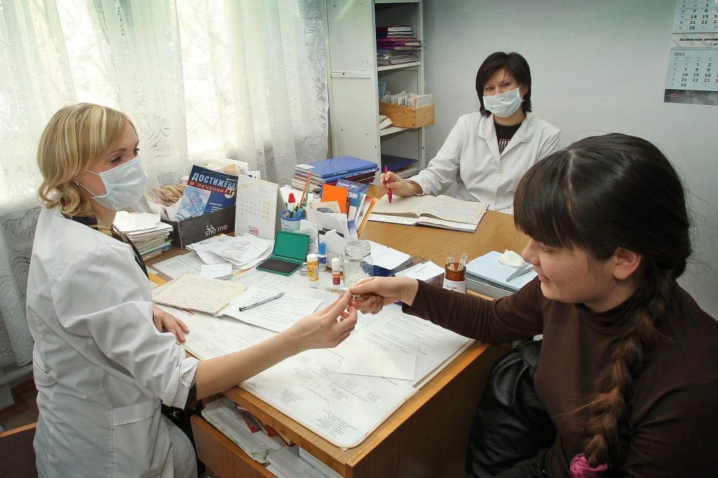 И в выходные дни: где и как принимают дежурные врачи в Риге - Press.lv