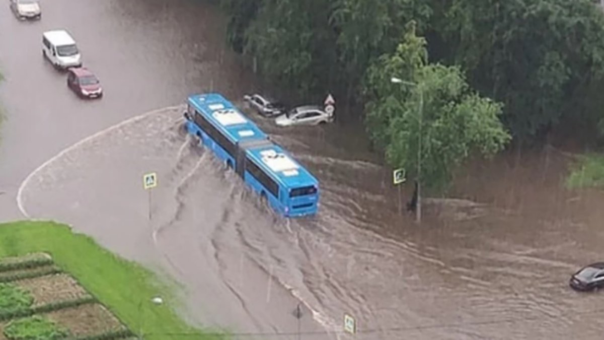 Москва «поплыла» из-за сильного и продолжительного ливня