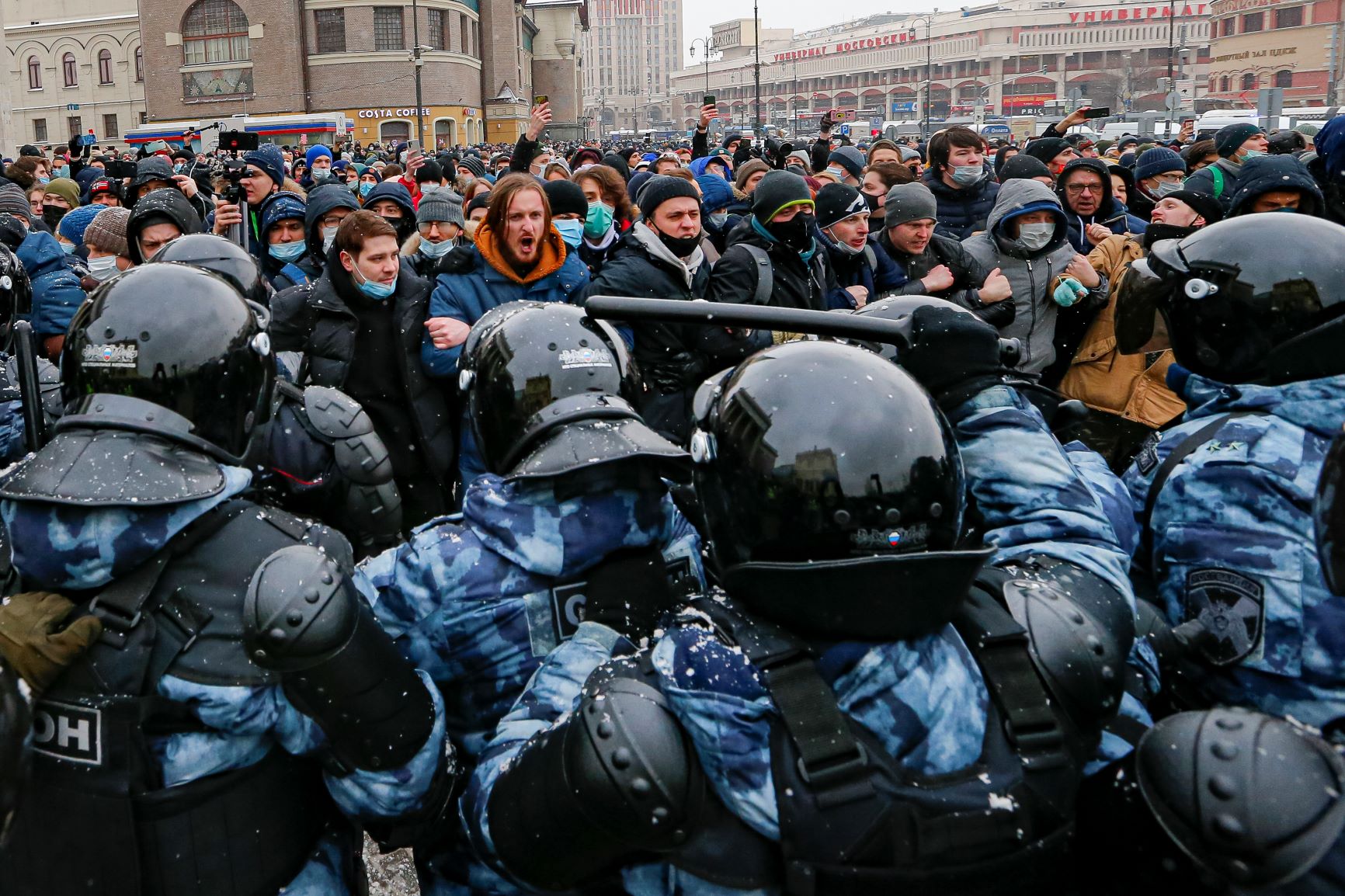 Есть те, кто готовы и даже любят месить людей»: бывший российский  полицейский о том, почему полиция не переходит на сторону народа - Press.lv