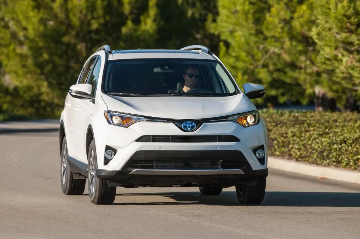 Названы финалисты конкурса «Автомобиль 2020 года в Латвии»
