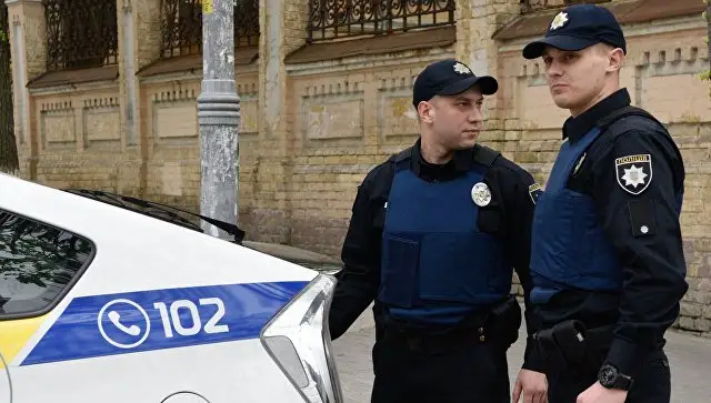 Школьник в Киеве ударил ножом учительницу и одноклассника