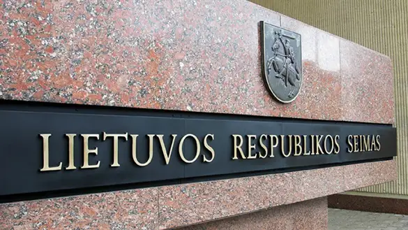 Lietuvā izsludina valsts mēroga karantīnu: slēdz robežas