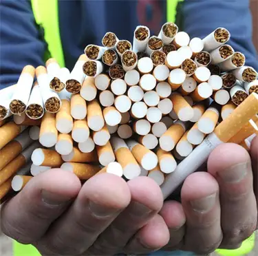 Igaunijā kravas automašīnā ar Latvijas reģistrācijas numura zīmēm konstatē 4000 kontrabandas cigarešu