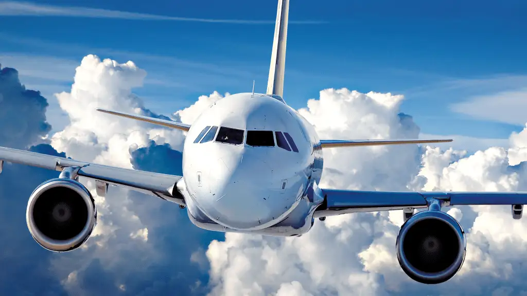 Linkaits: Jau tuvākā laikā tiks atjaunota regulārā pasažieru aviosatiksme starp Latviju un Lielbritāniju