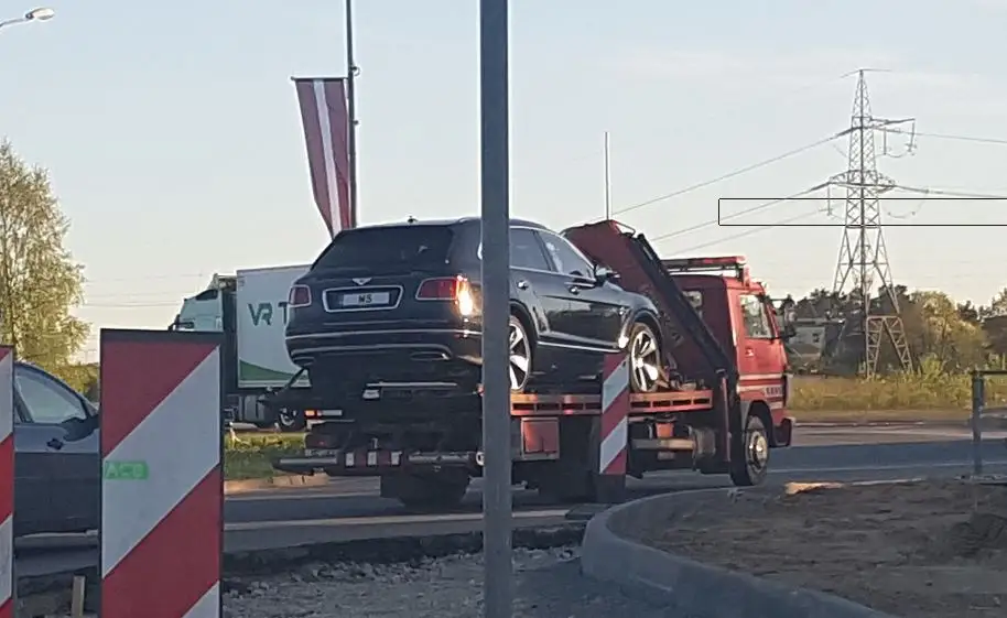 Плохо живём? Оборот автодилера Bentley в Латвии в прошлом году вырос почти вдвое