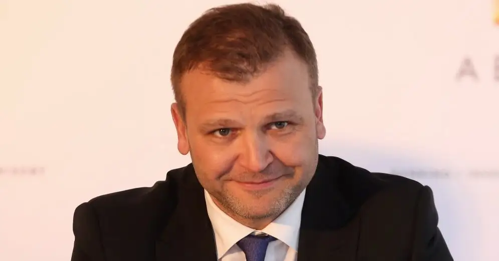 Экс-банкир Филь объяснил, почему не женится на своей возлюбленной