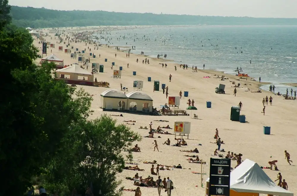Вода в море остается теплой: где лучше купаться?