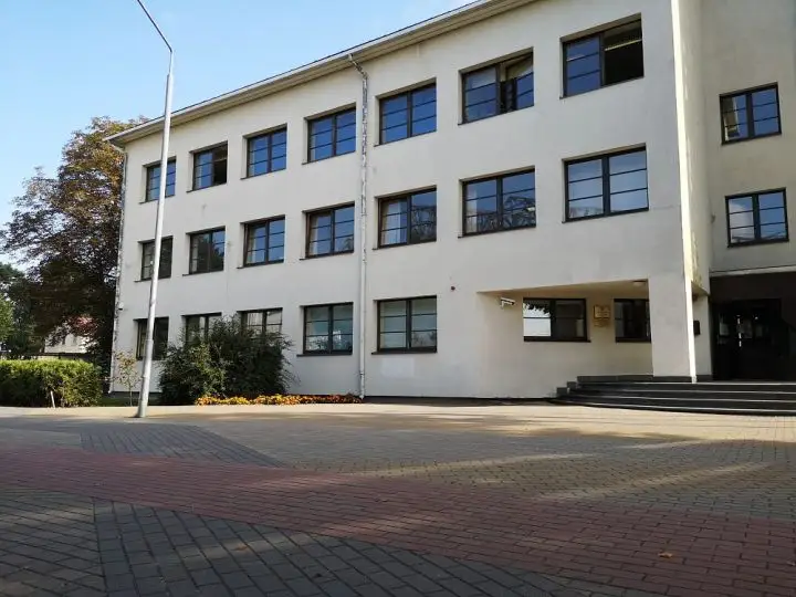 Majoru vidusskolā pedagogu trūkuma dēļ ilgstoši nenotiek bioloģijas un ģeogrāfijas stundas
