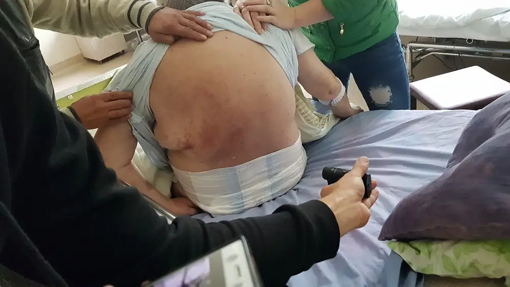 Под предлогом вечного карантина не пускают родных: на что омбудсмену пожаловались постояльцы пансионатов