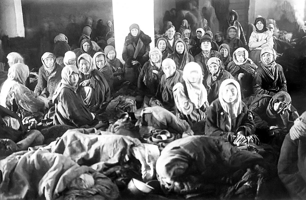 В деревнях фиксировались случаи каннибализма: 100 лет назад в России разразился страшный голод
