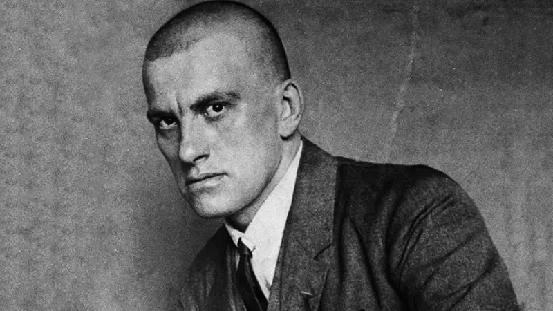 «Негативные комментарии будут расценены как измена Родине»: актёров театра им. Маяковского попросили не светиться