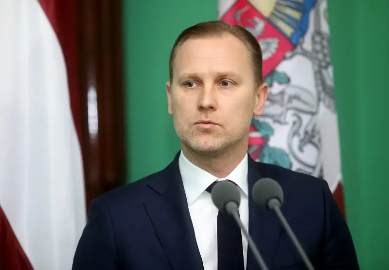 Гобземс: в день, когда стану премьером, тут же верну деньги Паулсу и выгоню Аболтиню