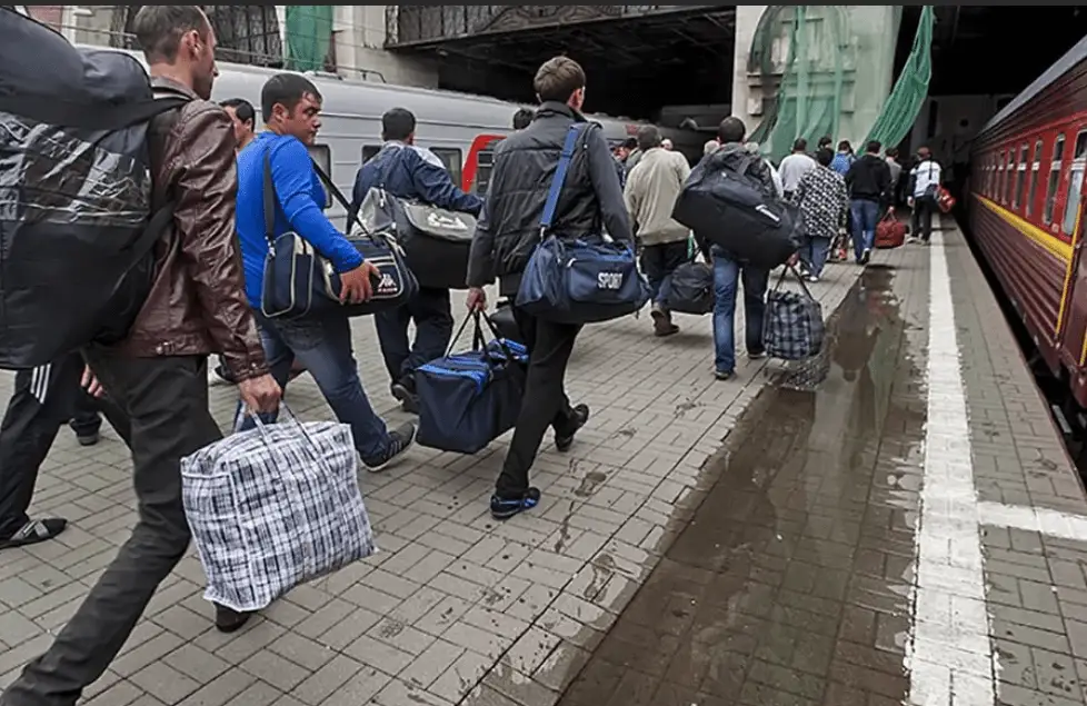 Pimenovs: Saistībā ar imigrantu pieplūdumu ES jāpalīdz Grieķijai arī ar robežas apsardzību