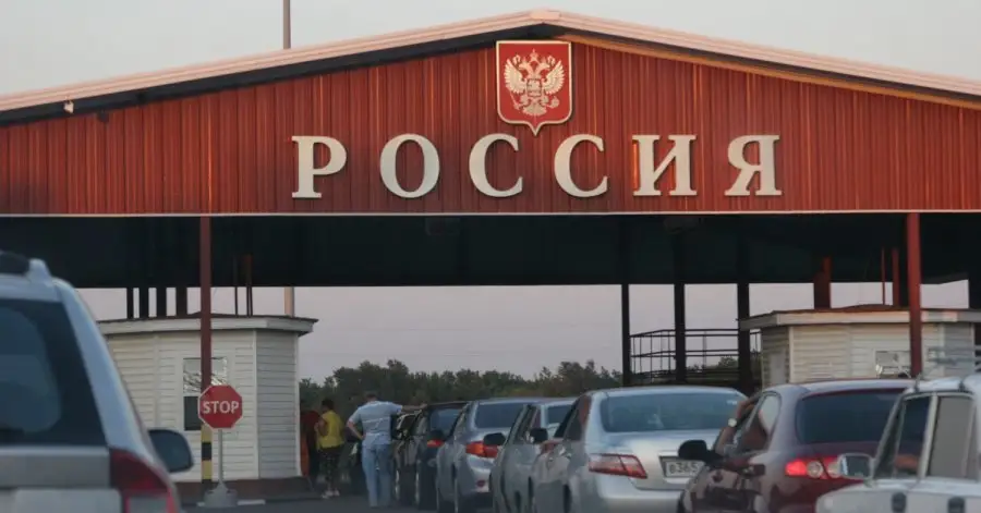 Время уезжать? Есть ли у российских граждан возможность остаться в Латвии