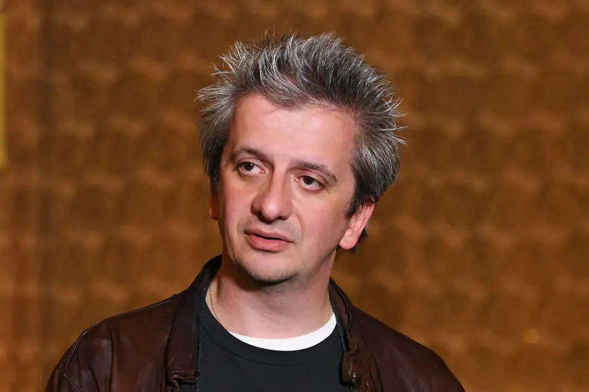 «Разрешено флиртовать и начинать романы»: Богомолов позаимствовал у Херманиса правила для театра