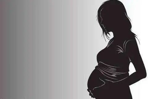 Были беременны, но не родили: полиция просит помощи в поисках матери обнаруженного на свалке младенца