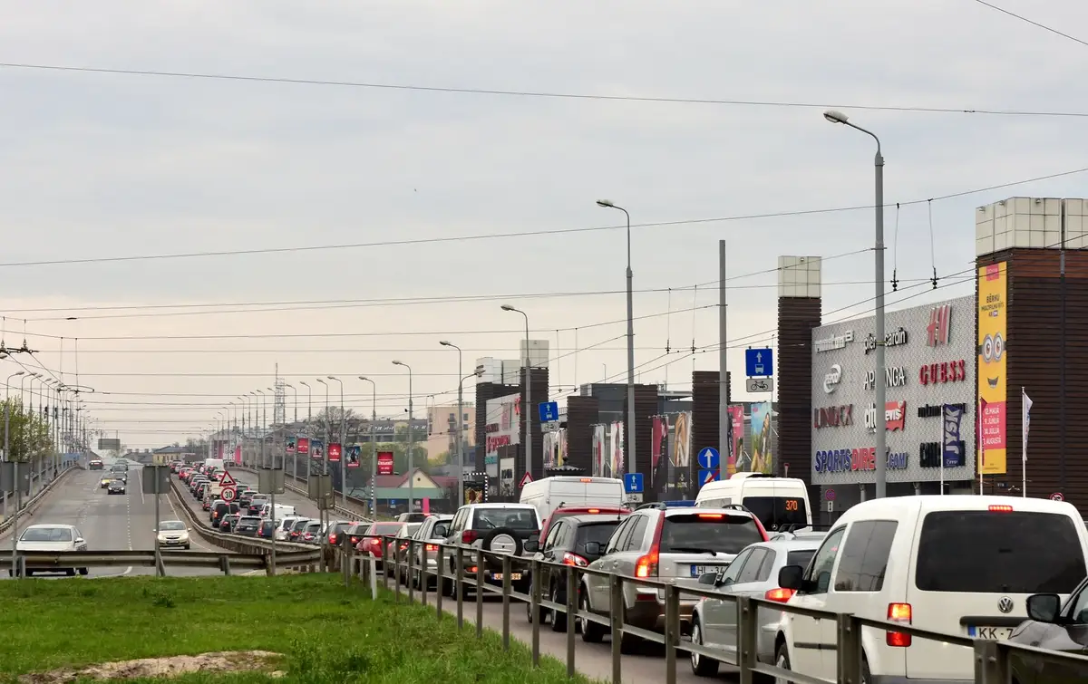 Движение в Риге парализовано: когда ж поедем?
