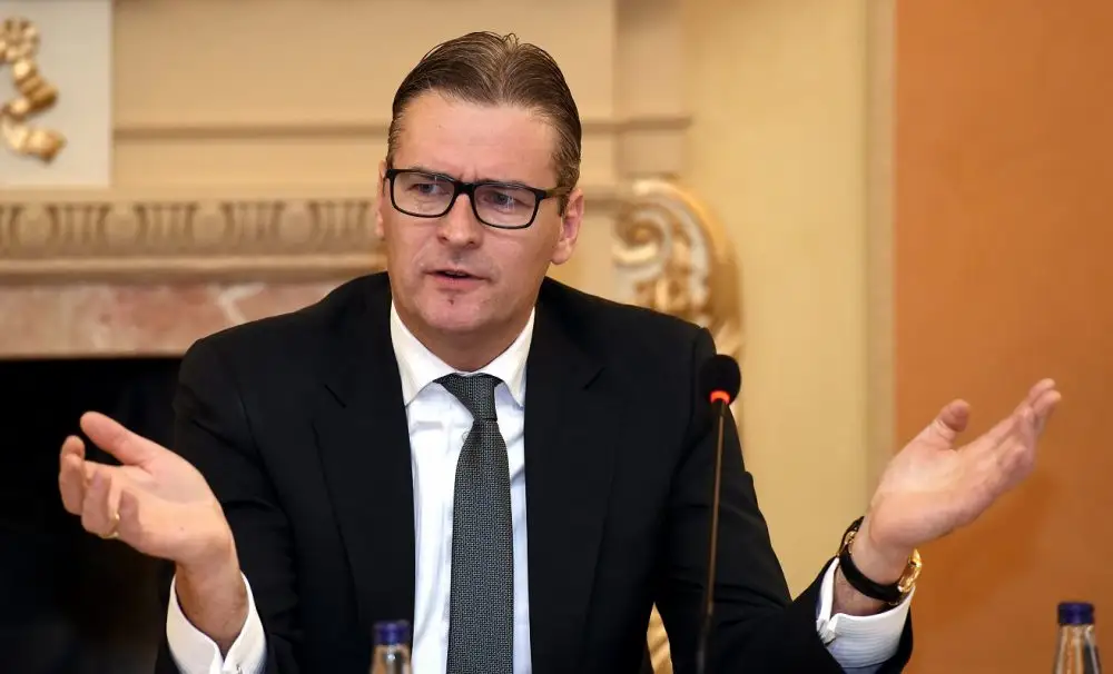 Bondars neatbalsta savas partijas biedra iniciatīvu par brīvprātīgu VAD