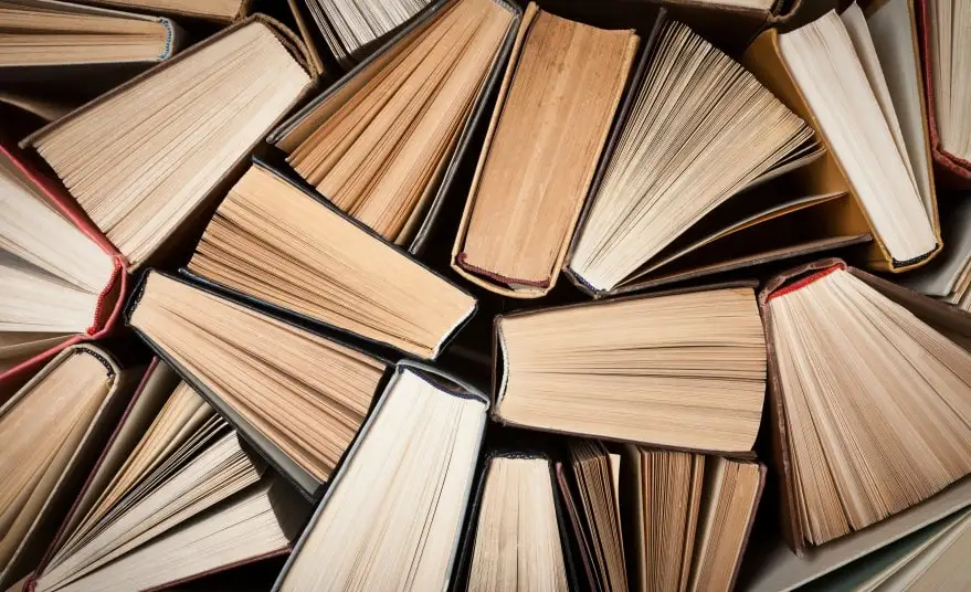 Книги могут быть отравой: университет проверяет старинную библиотеку на наличие яда