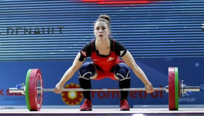 Латвийская тяжелоатлетка стала чемпионкой Европы, взяв вес 221 кг