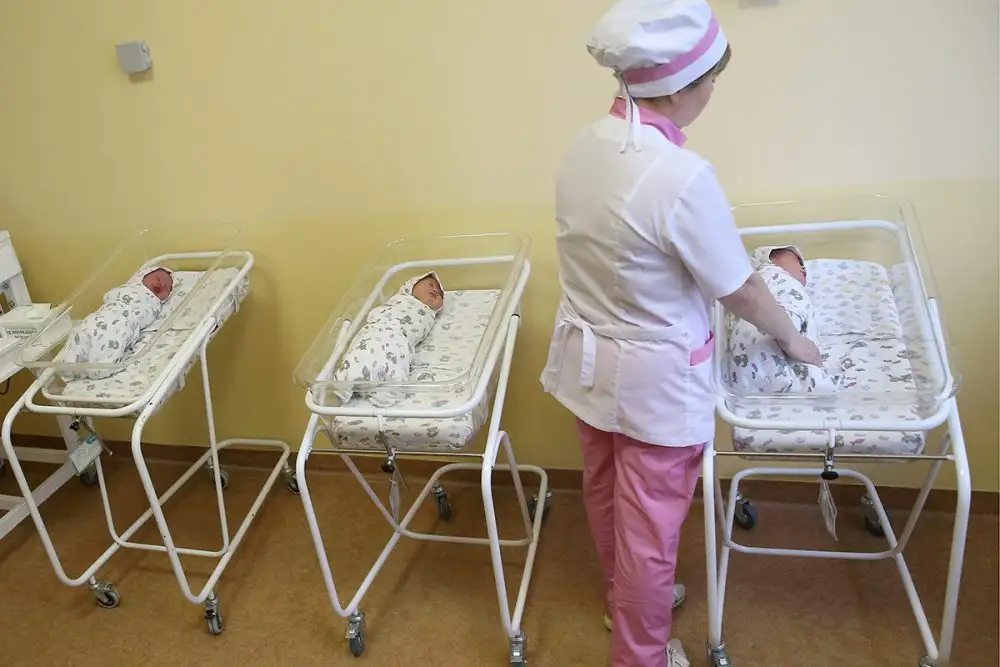 Латвийцы больше не видят в детях смысл жизни: исследование
