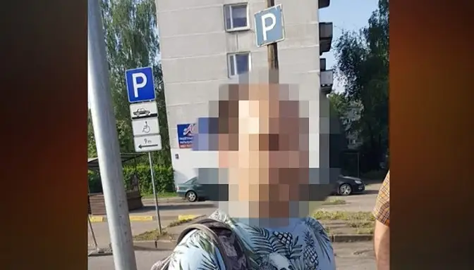 В Пурвциемсе бдительные прохожие задержали снимавшего школьниц типа и сдали его полиции