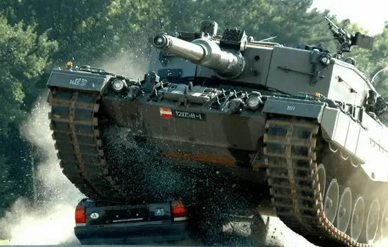 Latvijā izvietos «Leopard 2» tankus