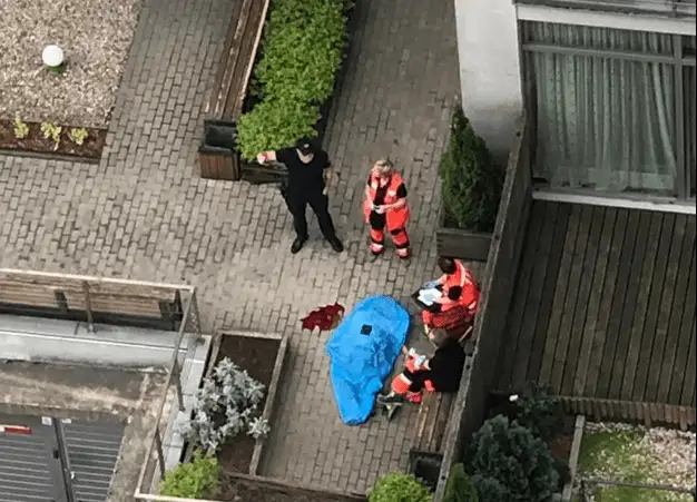Трагедия в Иманте: парень погиб при падении из окна