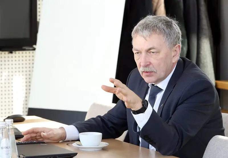 Tiesa atzīst par prettiesisku valdības lēmumu neapstiprināt Muižnieku LU rektora amatā