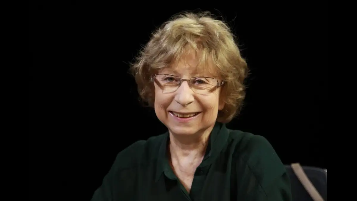 Ахеджакова: «Главное, чтобы не сидеть в заднице. Оттуда нужно выползать!»