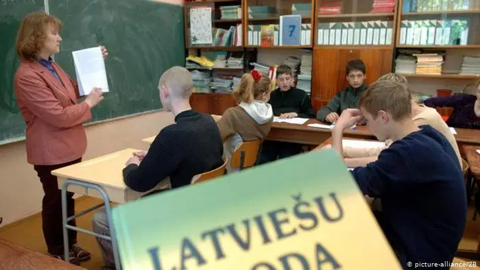 Уже с 1 сентября! Не меньше 50% латышских уроков в школе