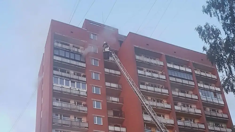 Трагедия на Югле: в горевшей квартире пожарные нашли труп пенсионера