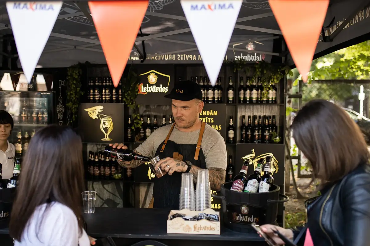 Лучший вкусовой букет! Maxima в первом пивном pop–up–баре в Латвии представляет широкий ассортимент пива