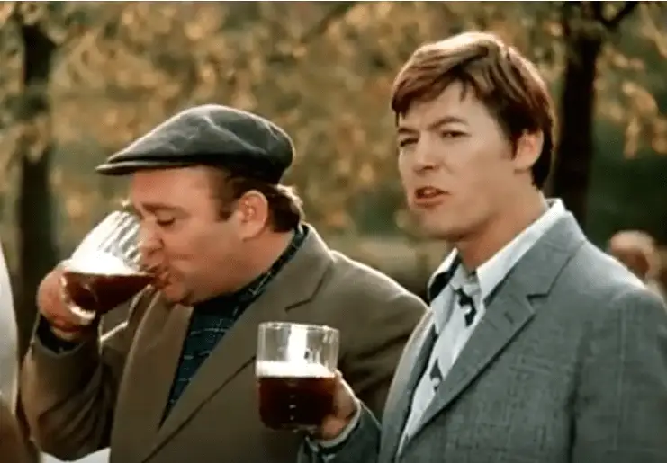 А в СССР в школу ходили куда веселее (ВИДЕО)!