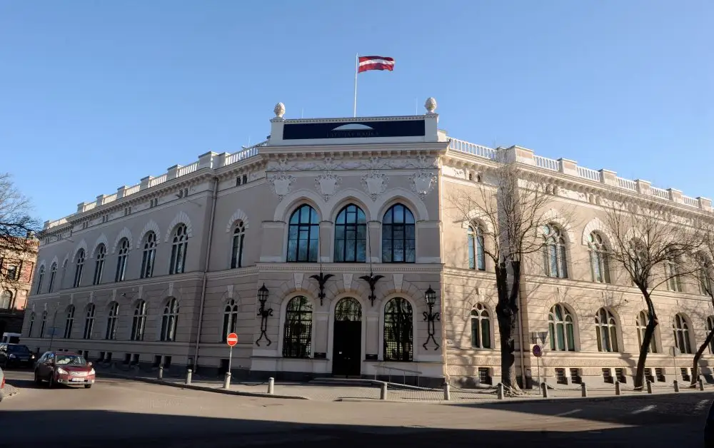 Saeima konceptuāli atbalsta FKTK pievienošanu Latvijas Bankai