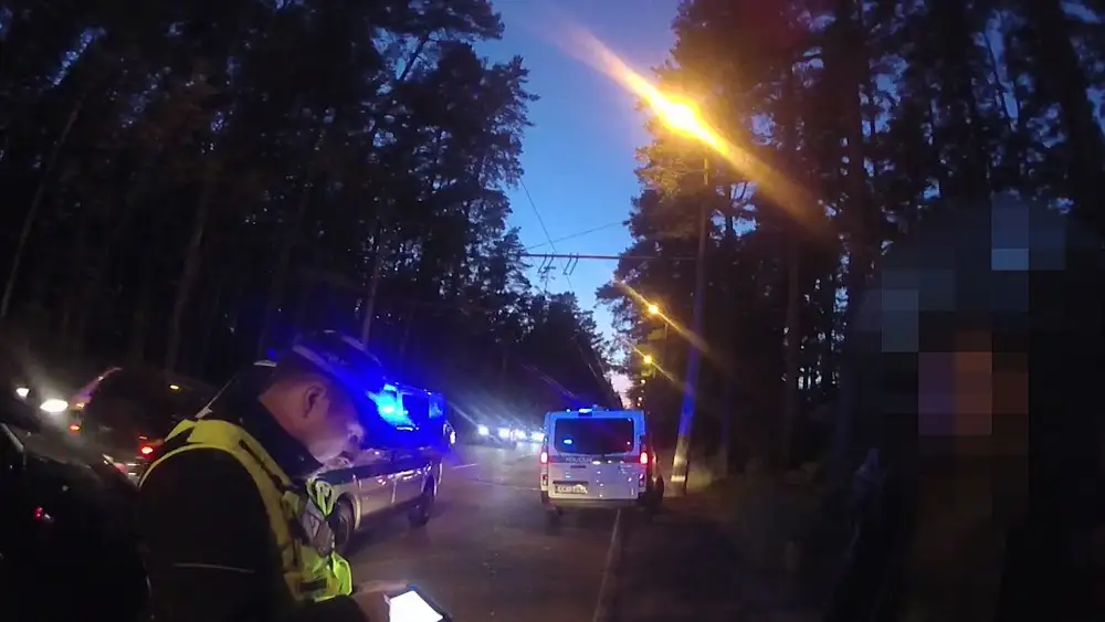 Облава в Межциемсе: полиция ловила Opel с пьяным водителем за рулем
