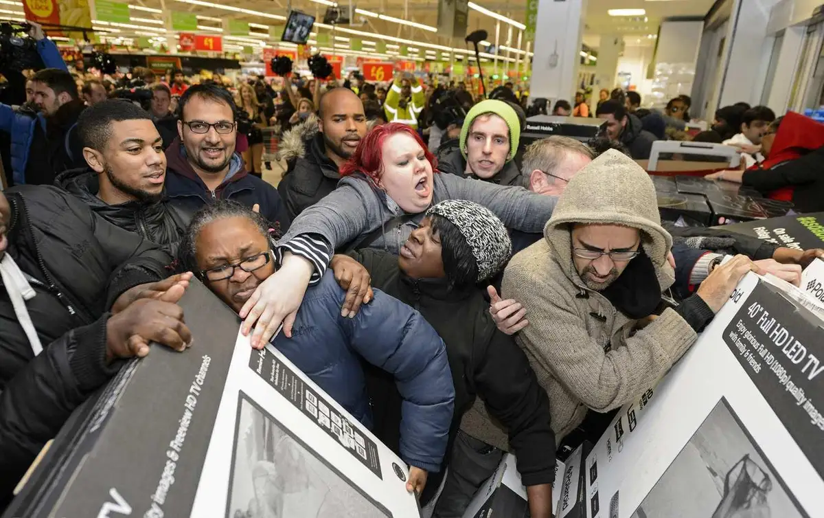 «Черная пятница»? А нет ли тут расизма? В США усомнились в уместности названия дня распродаж