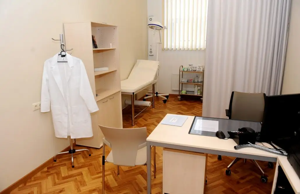 Atsāks sniegt plānveida veselības aprūpes pakalpojumus, tostarp izmeklējumus, orgānu transplantācijas un zobārstniecības pakalpojumus