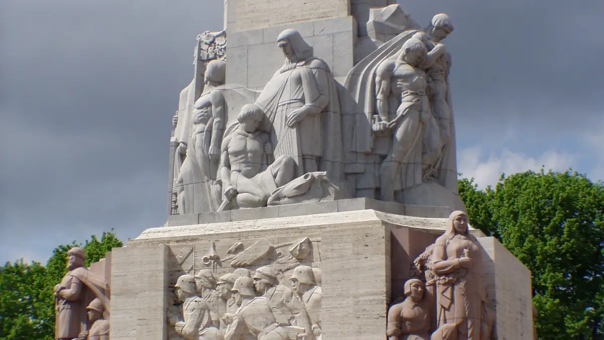 Rīgas dome plāno nodot valsts īpašumā zemi zem Brīvības pieminekļa
