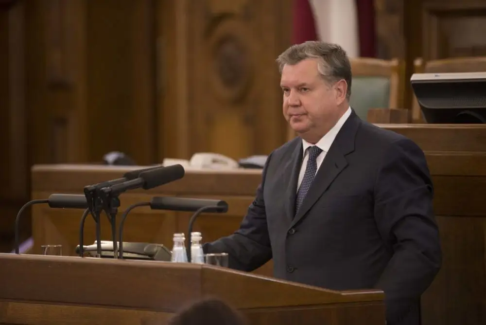 Наглые, а знаний нет: Урбанович о молодых депутатах