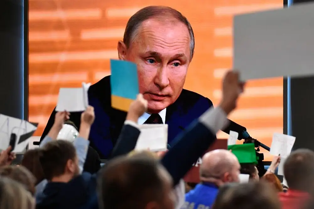 Правь как хочешь, но нам что-то дай! Народ хочет от Путина отступных: мнение