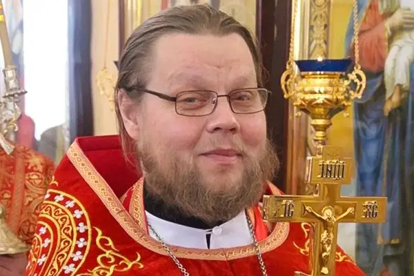 «Завел мальчика в алтарь и заставил оголиться»: российский священник годами совращал детей. Его считали чудотворцем