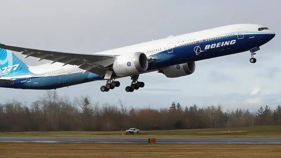 Этот будет без проблем? Первый испытательный полет самолета Boeing 777X (видео)
