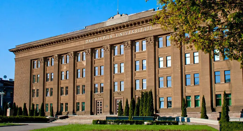 Policija veic procesuālās darbības Daugavpils Universitātē aizdomās par krāpšanos ar ES līdzekļiem 600 000 eiro apmērā
