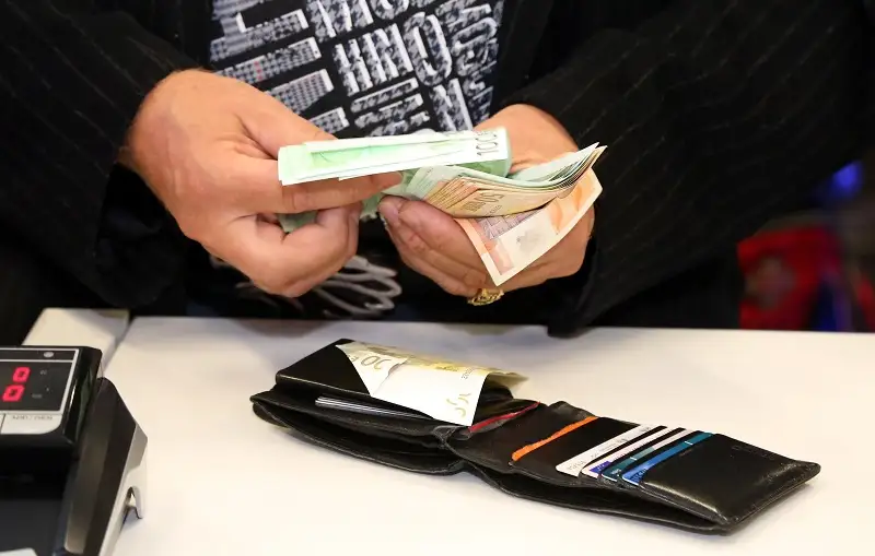 Pensijas pilsoņiem un nepilsoņiem: kā veidojas apdrošināšanas stāžs?