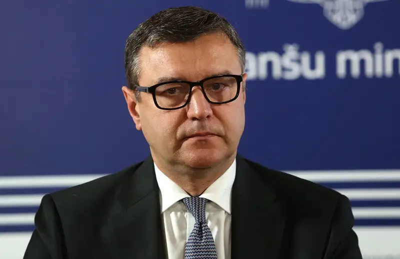 Себе увеличить на 70% — нормально, а другим на 12% — много. Рейрса беспокоит быстрый рост зарплат