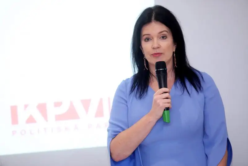 Petraviča: Institūcijās esošiem pusaudžiem adopcija uz ārvalstīm ir vienīgā iespēja pārrakstīt savu dzīvi